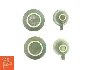 2 tekopper med underkop (str. H: 11 og Ø: 15 cm)