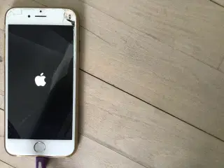 2 IPhones 6S