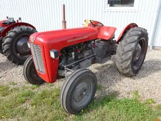 VETERAN TRAKTOR,