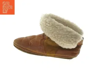 Brune babysko i skind med uldfor (str. længde 17 cm)