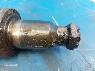 Massey Ferguson 7278 Spindel R.H. 46727700
