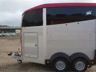 Ifor Williams HBX 506