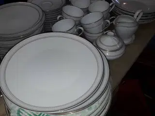 Spisestel og kaffestel 