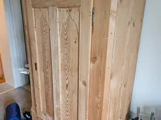 Karlkammer skab