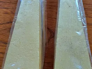 2 stk guld pyramide lys