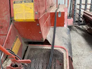 Presser hesston 4700