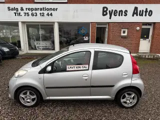 Peugeot 107 Nysyn Kun kørt 122000km.