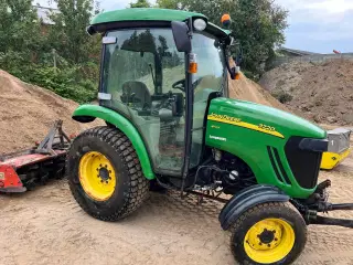 John Deere minitraktor med meget tilbehør