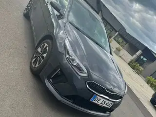 Kia Ceed 1,6 PHEV Prestige SW DCT