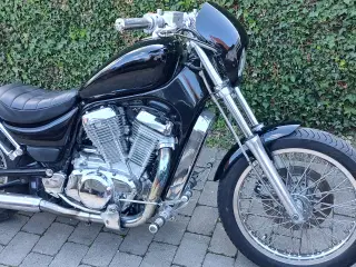 Suzuki VS 750