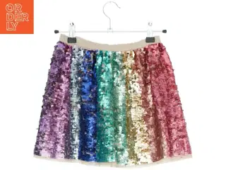 Pailletnederdel i regnbuefarver fra H&M (str. 122)
