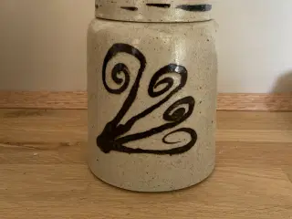 Lars Kahler, keramikkrukke med låg 16cm