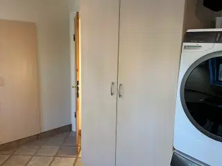 Køkken/Baggang skabe.