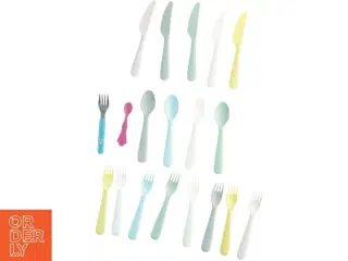 Pastelfarvede plastbestik (str. 16 x 3 cm)