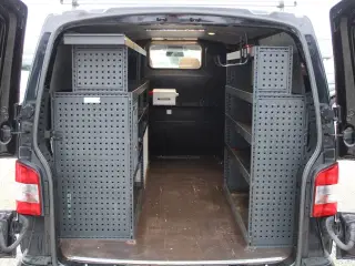 VW Transporter 2,0 TDi 114 Kassevogn lang BMT