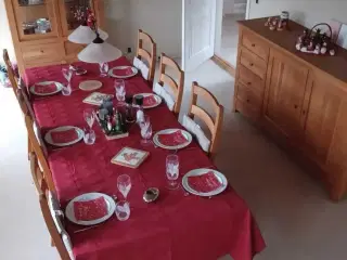 Skænk i massiv eg
