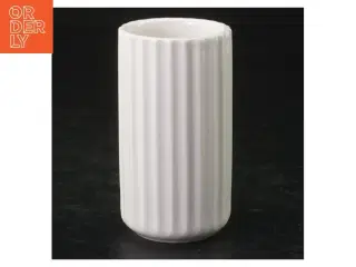 Hvid keramik vase fra Lyngby (str. 9 cm)