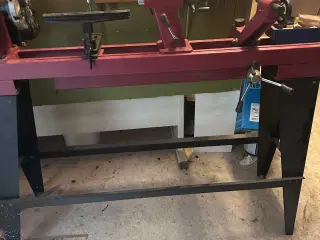 Trædrejebænk med div. Jern og borepatron