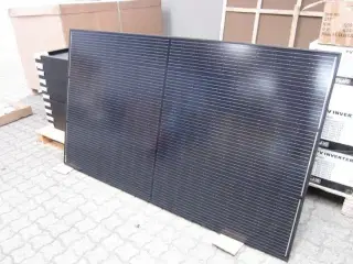 30 stk. sort monokrystallinsk half-cut solcellepaneler