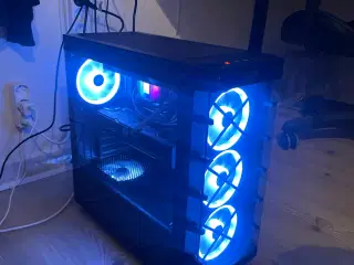 Gaming pc, tastatur, mus, skærm, headset