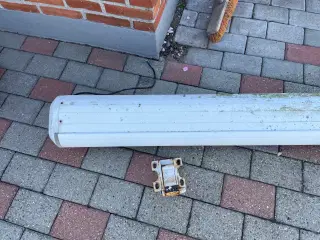 Brugt markise til montering på mur