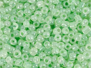 Rocaiperler, diam. 3 mm, str. 8/0, hulstr. 0,6-1,0 mm, soft grøn, 25g/ 1 pk.
