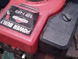 12 HK BS Motor starter og kører godt og høres I ga