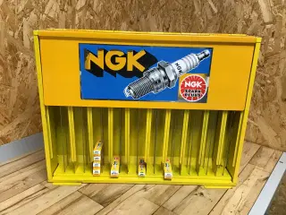 NGK Tændrørsreol