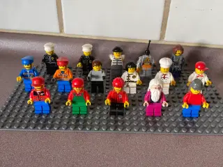 Blandet Lego figurer i rigtig god stand. 