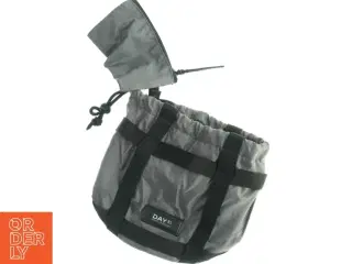 Grå Bucket Taske med pung fra Day et (str. 28 x 23 cm)