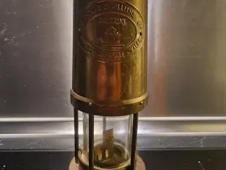 E. Thomas & Williams , Kobber / messing