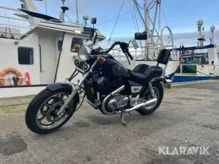 Motorcykel Honda Shadow 1100