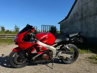 Kawasaki ZX6R