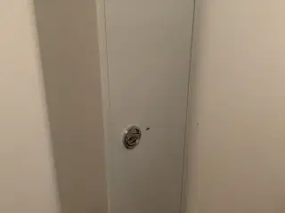 Våbenskab til 5 våben