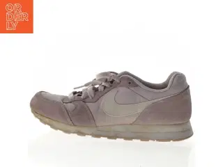 Grå sneakers fra Nike (str. 36,5)