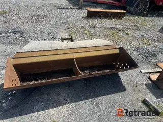 - - - Skovl 180 cm drejebar