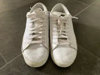Hvide Nike sko str. 40