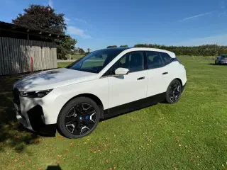 BMW iX  xDrive40