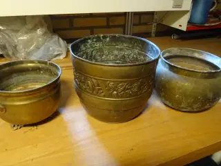 messing urtepotte skjuler
