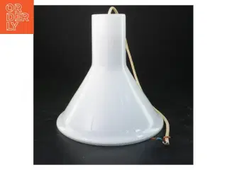 Hvid pendellampe (str. 22x21 cm)