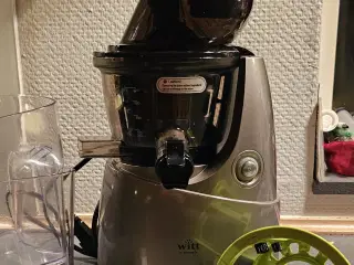 Slowjuicer Witt by Kuvings B6100s