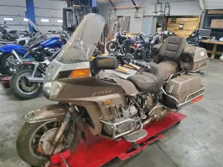 Honda gl 1200 gold wing