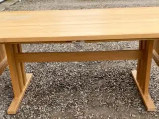 Spisebord med forlængerplader 