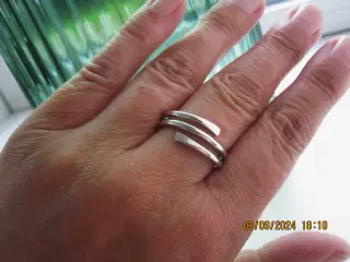 Smuk og elegant sterling sølv ring 