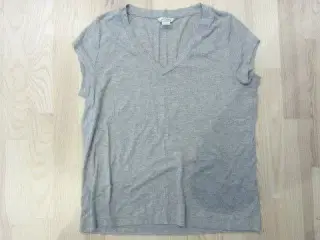 Str. S, grå t-shirt fra MONKI