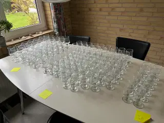 Hamlet  35 ølglas 73 rødvinsglas 12 hvidvin glas  