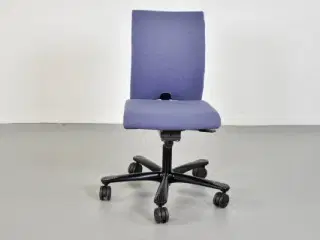 Häg h04 kontorstol med lyslilla polster og sort stel