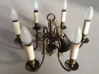 Fin antik loftslampe