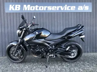 Suzuki GSR 600