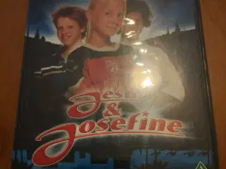 Jesus og Josefine. Hele ny stadig i folie 